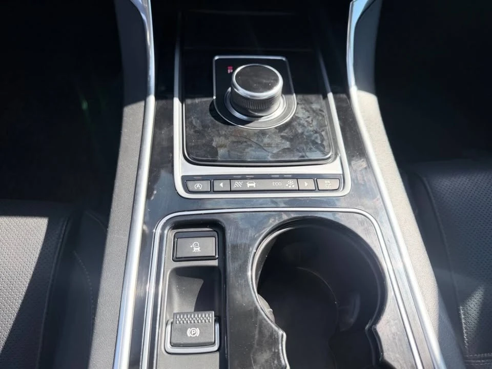 2017 Jaguar XE - Image 18 of 20