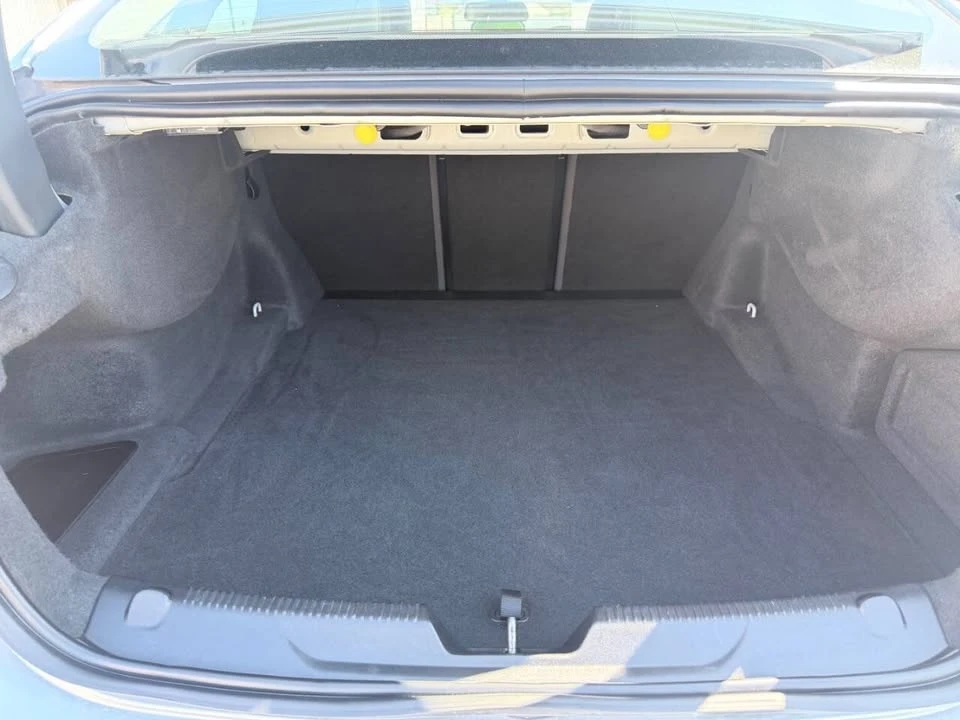 2017 Jaguar XE - Image 15 of 20