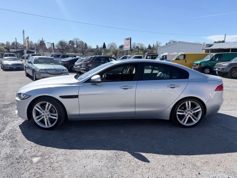 2017 Jaguar XE - Image 5 of 20