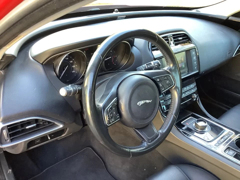 2017 Jaguar XE - Image 13 of 20