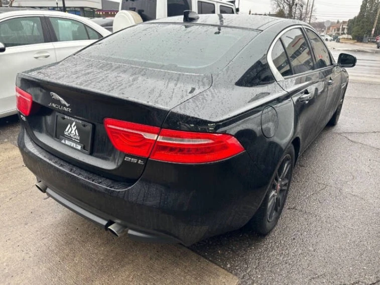 2017 Jaguar XE - Image 4 of 11