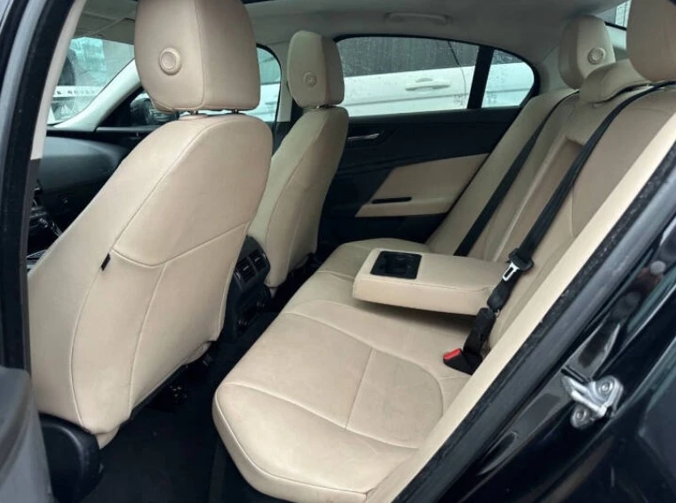 2017 Jaguar XE - Image 5 of 11