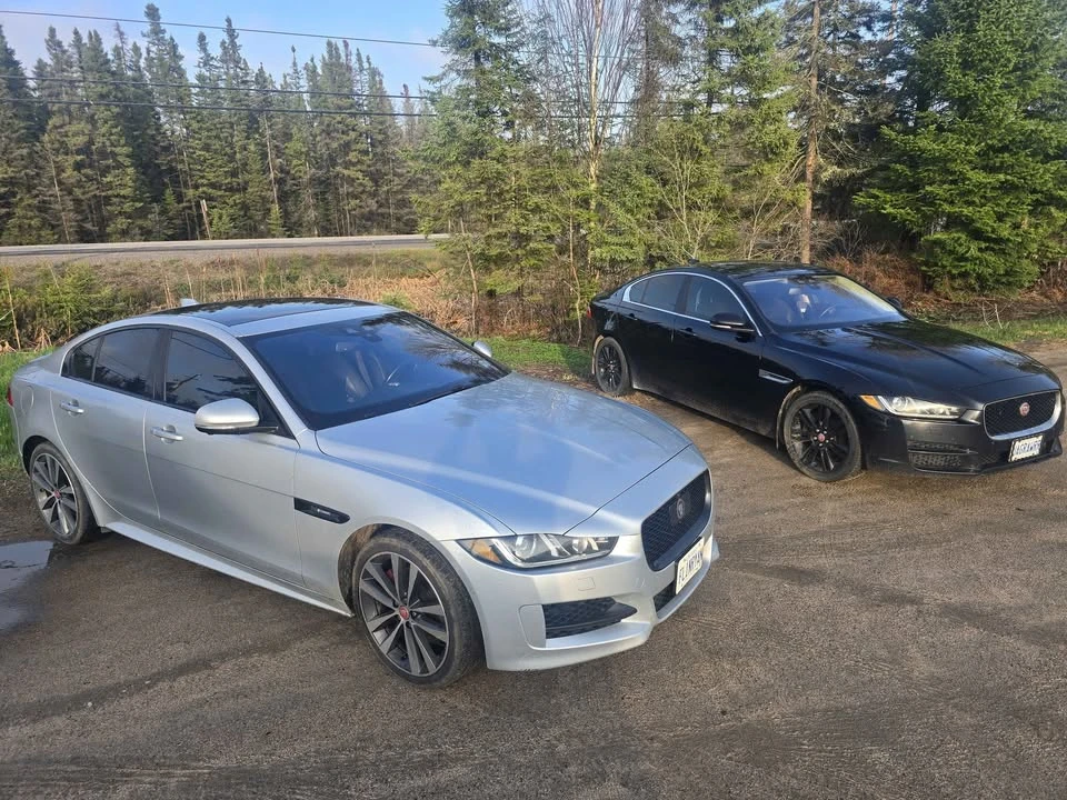 2017 Jaguar XE - Image 4 of 10