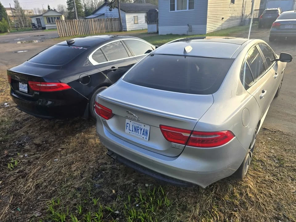 2017 Jaguar XE - Image 6 of 10