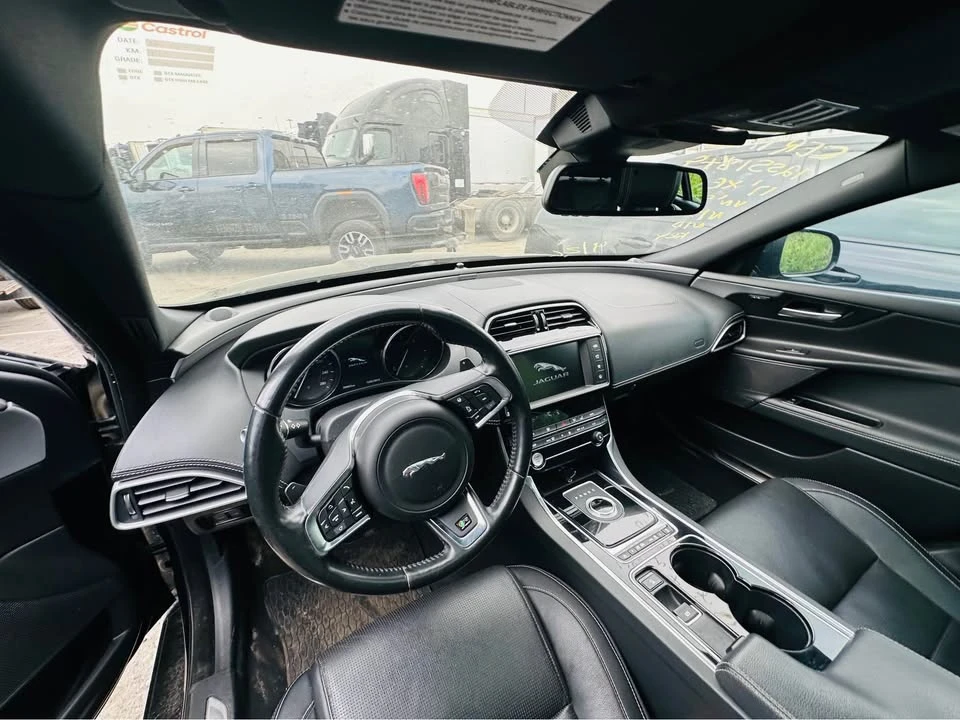 2017 Jaguar XE - Image 3 of 3