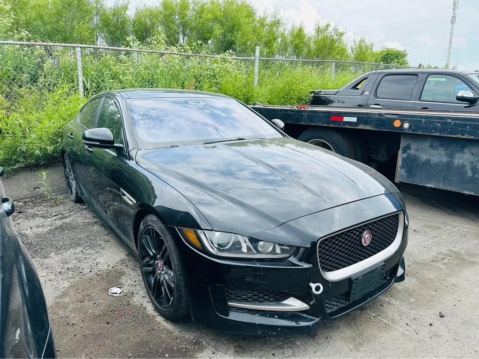 2017 Jaguar XE - Image 2 of 3