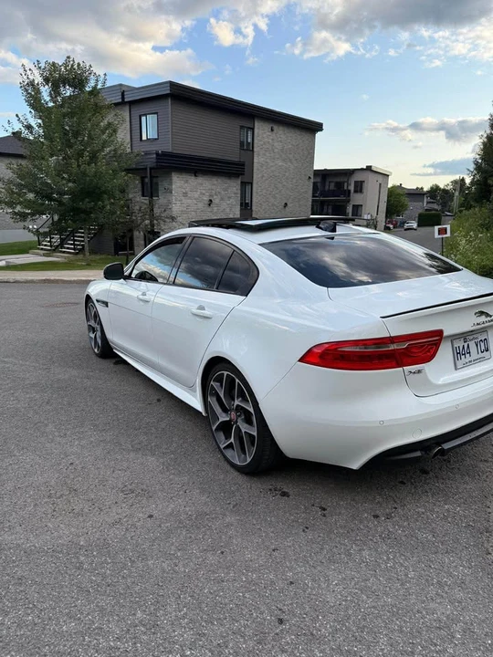 2017 Jaguar XE - Image 9 of 9