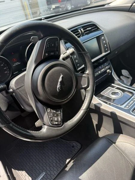 2017 Jaguar XE - Image 8 of 14
