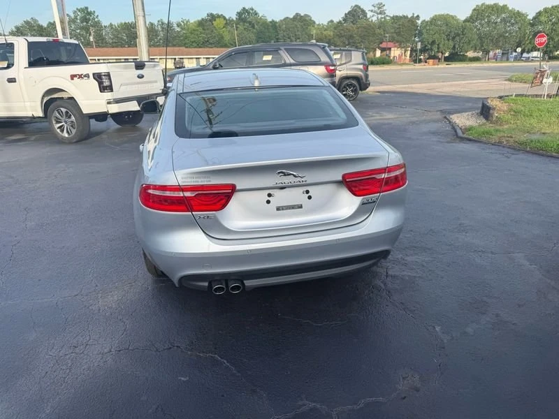2017 Jaguar XE - Image 9 of 14