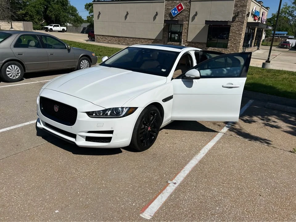 2017 Jaguar XE - Image 2 of 10
