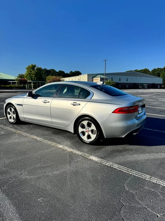 2017 Jaguar XE - Image 3 of 10