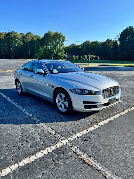 2017 Jaguar XE - Image 2 of 10