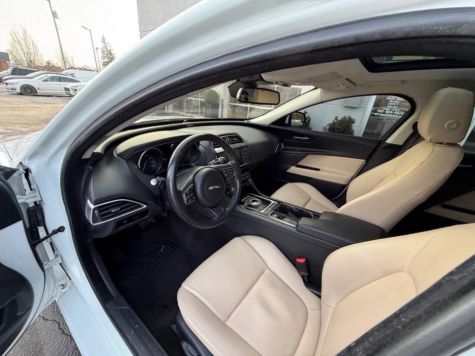 2017 Jaguar XE - Image 10 of 21