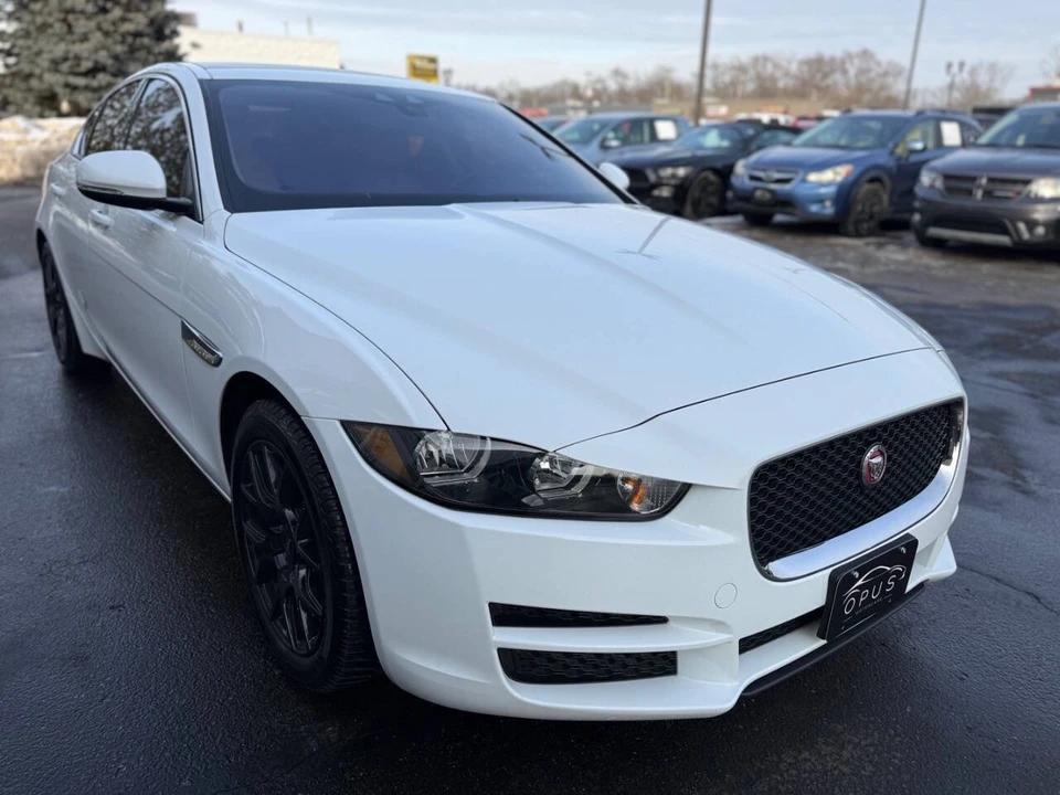 2017 Jaguar XE - Image 7 of 21
