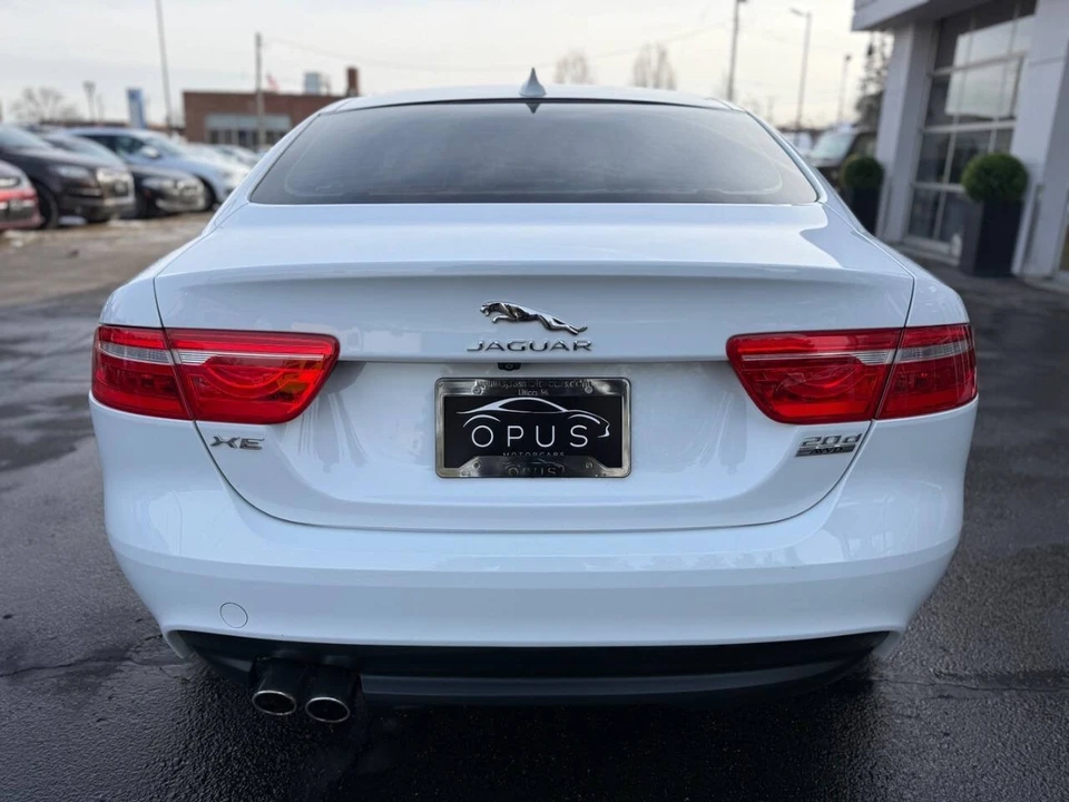 2017 Jaguar XE - Image 4 of 21