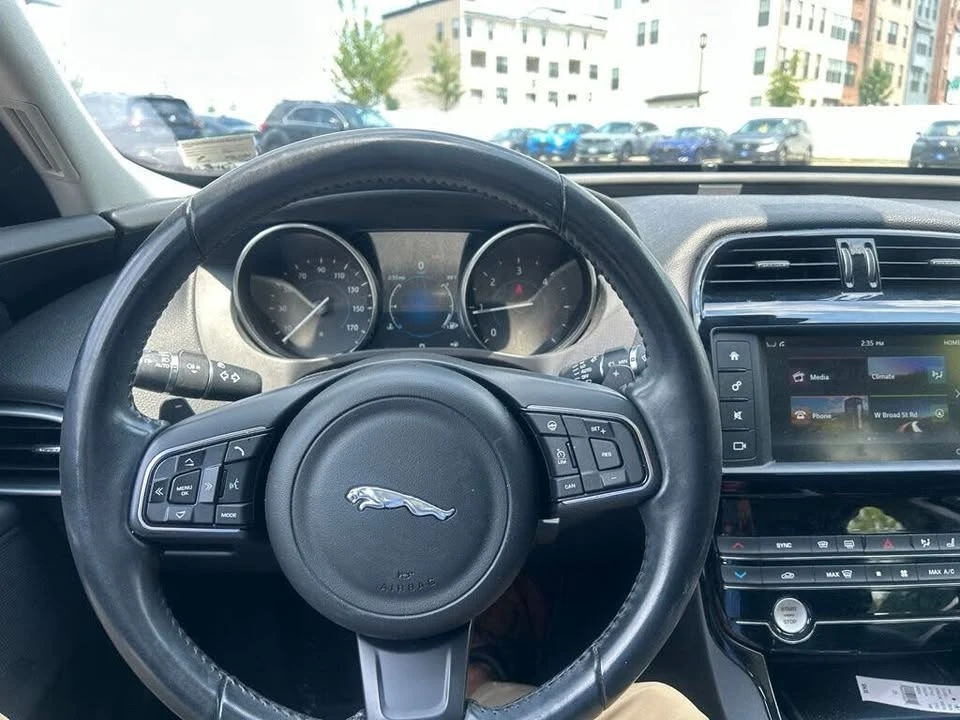 2017 Jaguar XE - Image 6 of 8