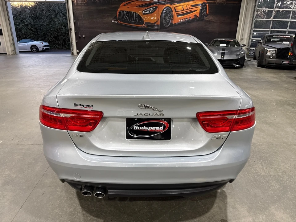 2017 Jaguar XE - Image 6 of 12