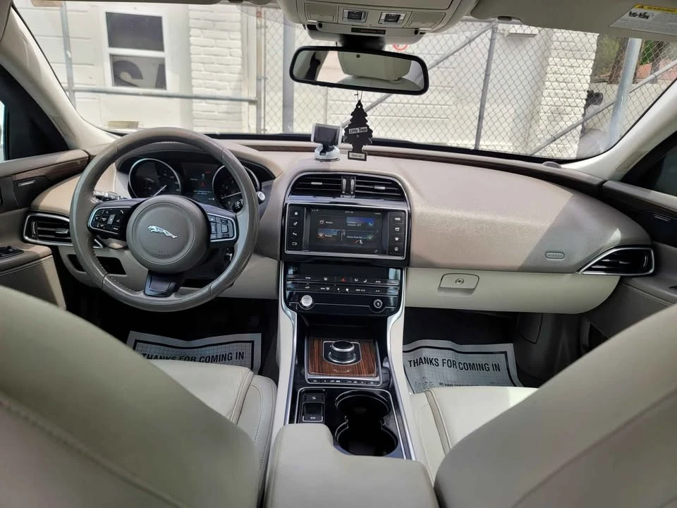2017 Jaguar XE - Image 8 of 15