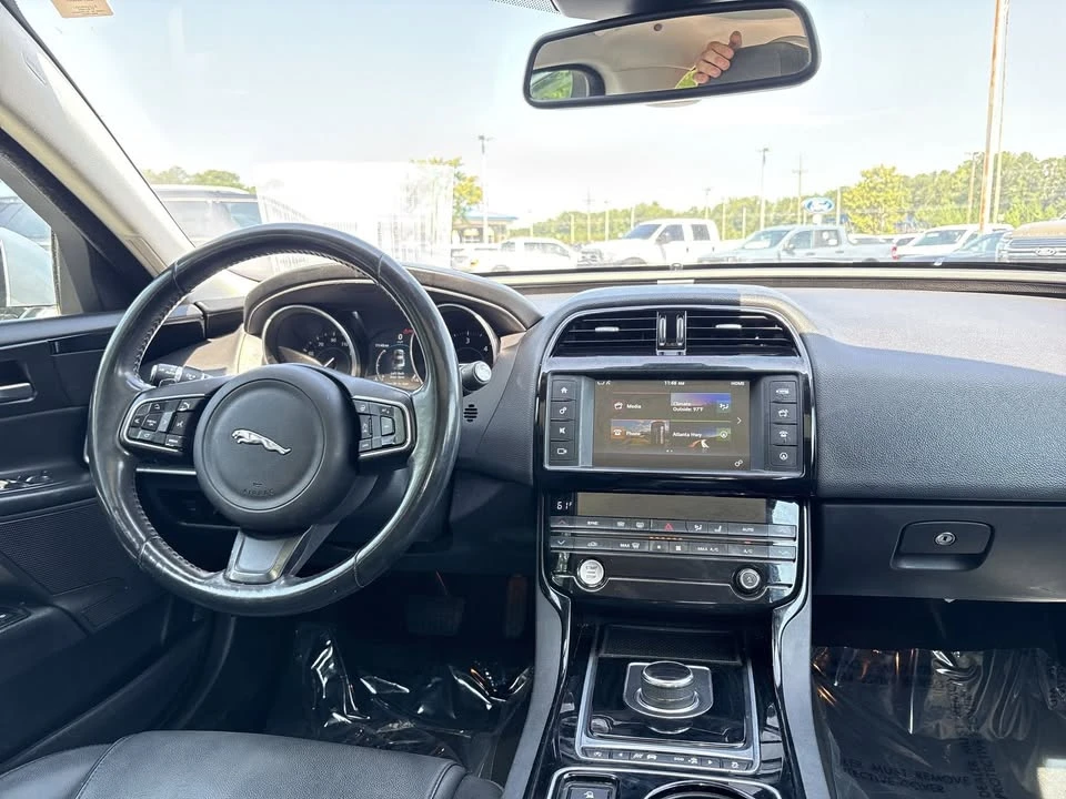 2017 Jaguar XE - Image 3 of 20