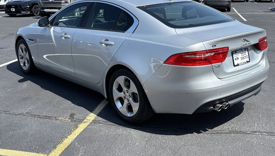 2017 Jaguar XE - Image 19 of 20