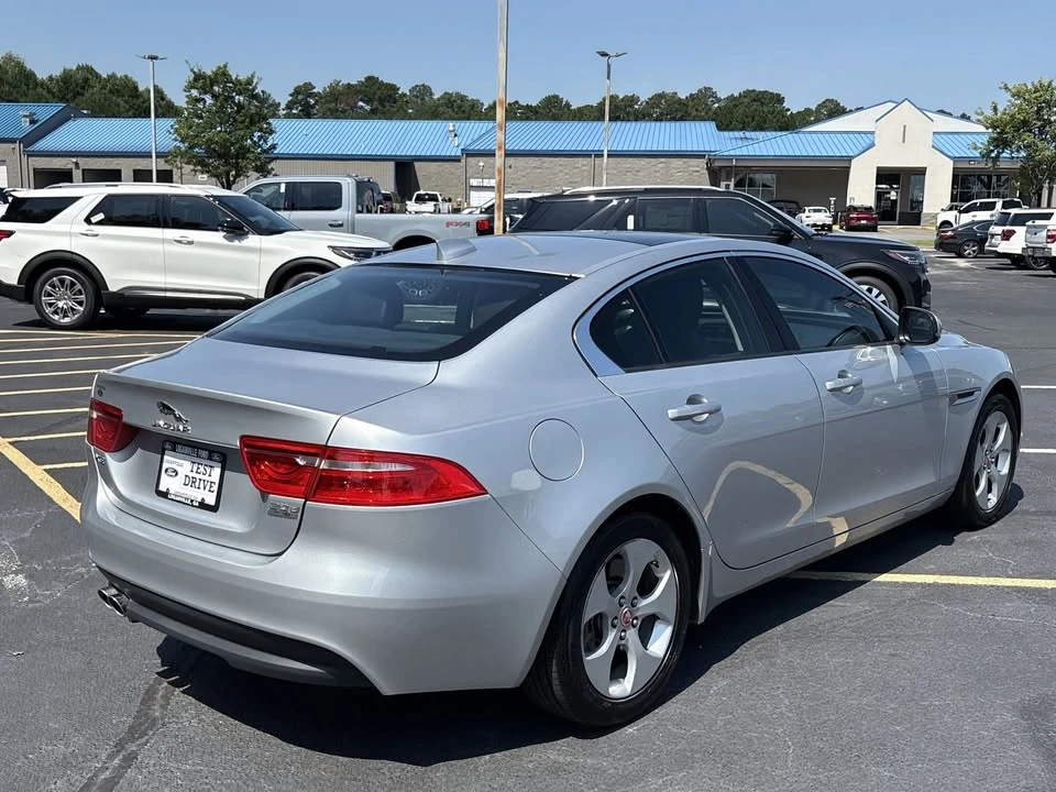 2017 Jaguar XE - Image 6 of 20