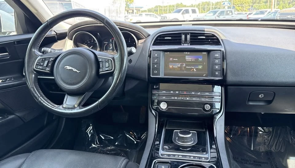 2017 Jaguar XE - Image 3 of 20