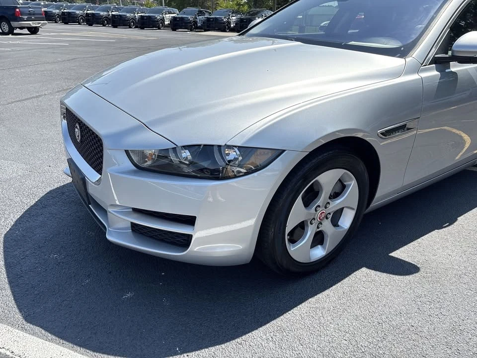 2017 Jaguar XE - Image 11 of 20