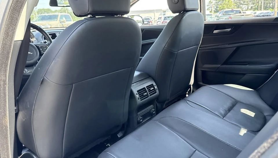 2017 Jaguar XE - Image 17 of 20