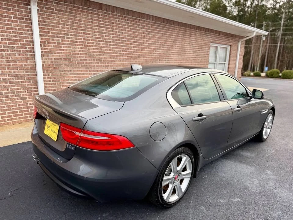 2017 Jaguar XE - Image 10 of 20