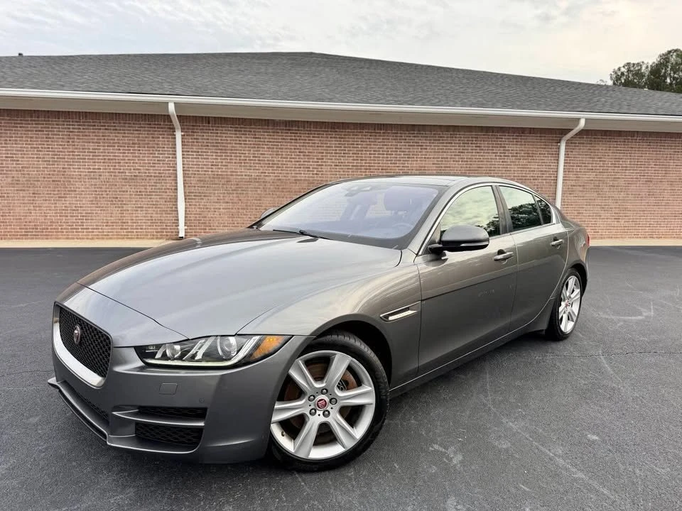 2017 Jaguar XE - Image 3 of 20