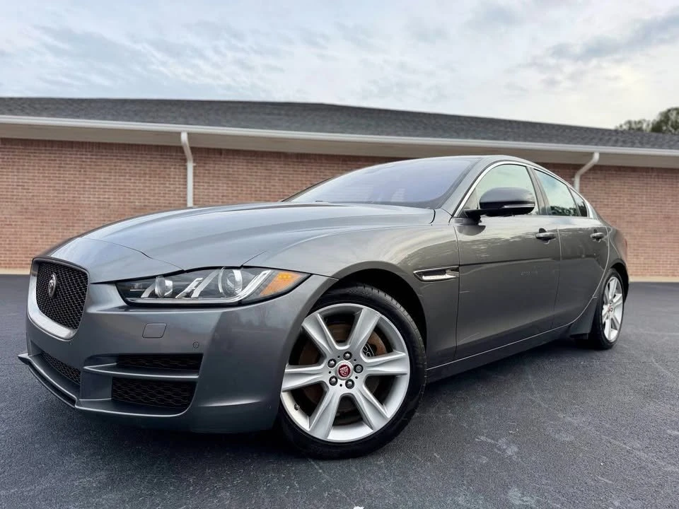 2017 Jaguar XE - Image 2 of 20