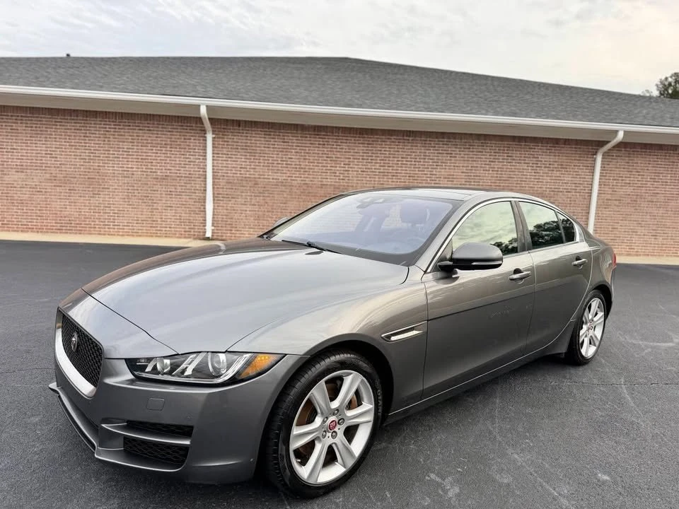 2017 Jaguar XE - Image 4 of 20