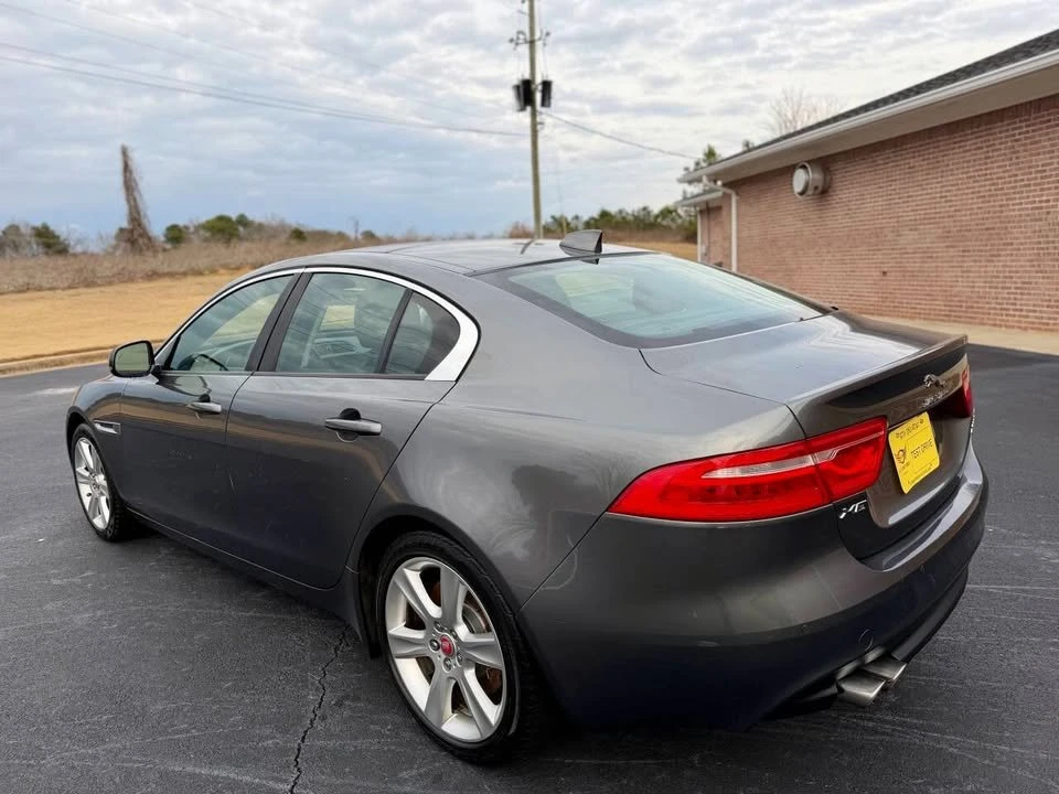 2017 Jaguar XE - Image 5 of 20