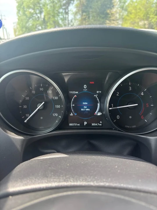 2017 Jaguar XE - Image 9 of 18