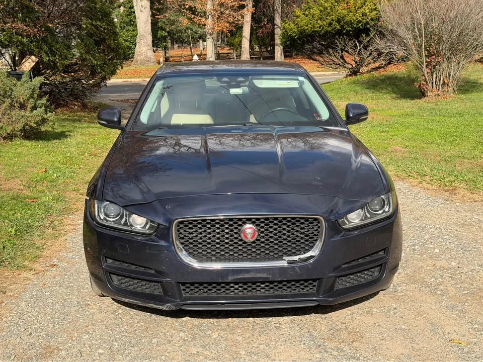 2017 Jaguar XE - Image 2 of 5