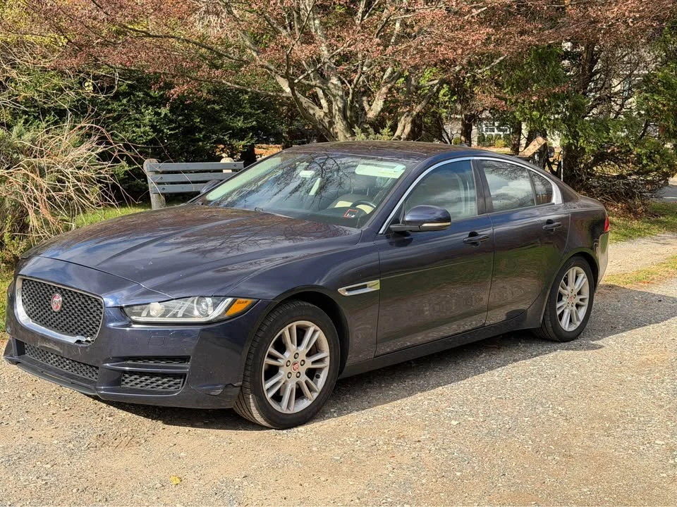 2017 Jaguar XE - Image 3 of 5