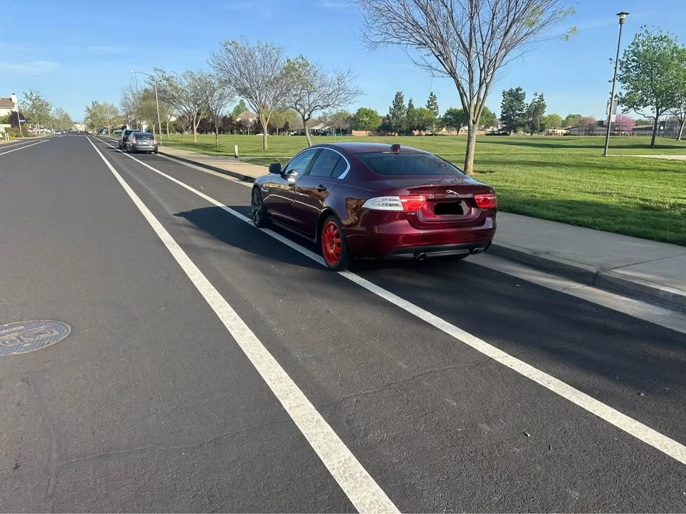 2017 Jaguar XE - Image 9 of 15