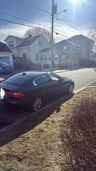 2017 Jaguar XE - Image 2 of 4