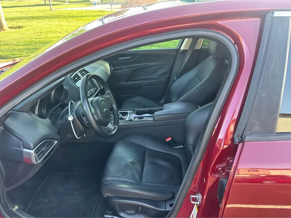 2017 Jaguar XE - Image 12 of 15