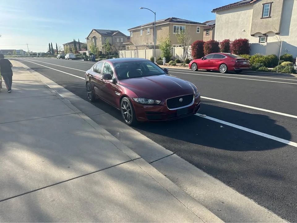 2017 Jaguar XE - Image 2 of 15