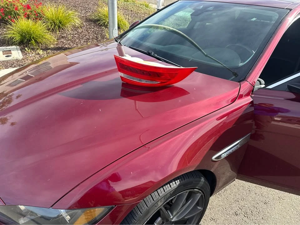 2017 Jaguar XE - Image 15 of 15