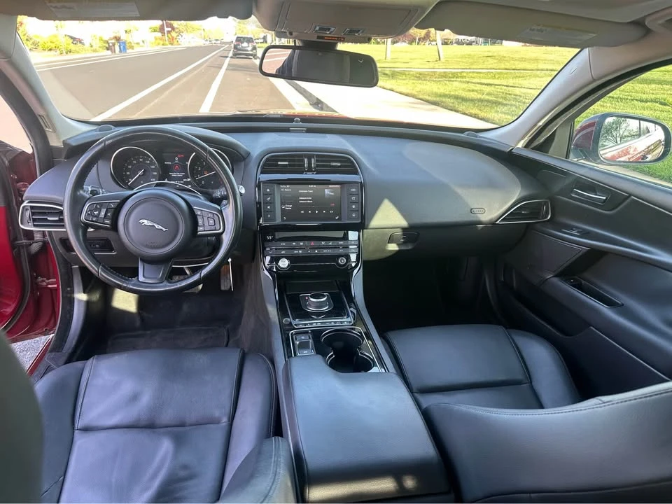 2017 Jaguar XE - Image 14 of 15