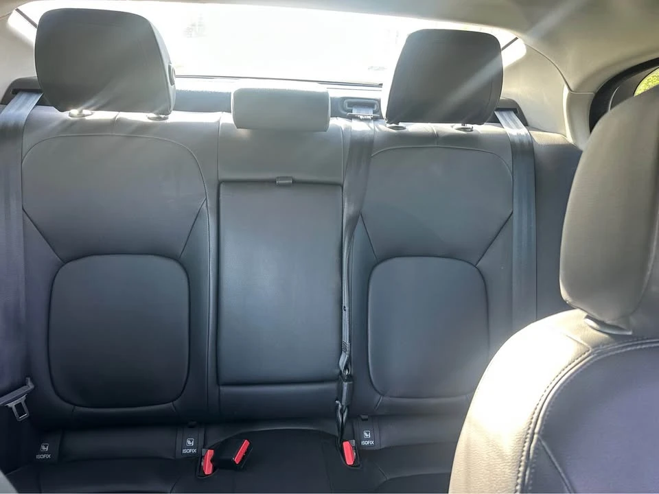 2017 Jaguar XE - Image 11 of 15