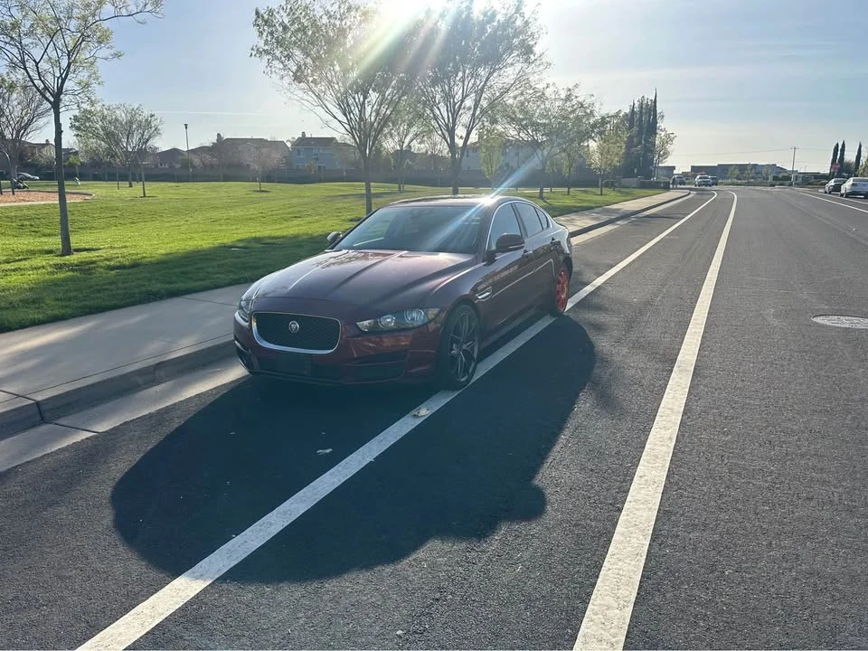 2017 Jaguar XE - Image 5 of 15