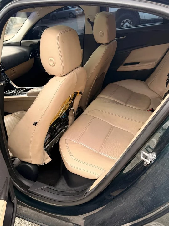 2017 Jaguar XE - Image 6 of 7