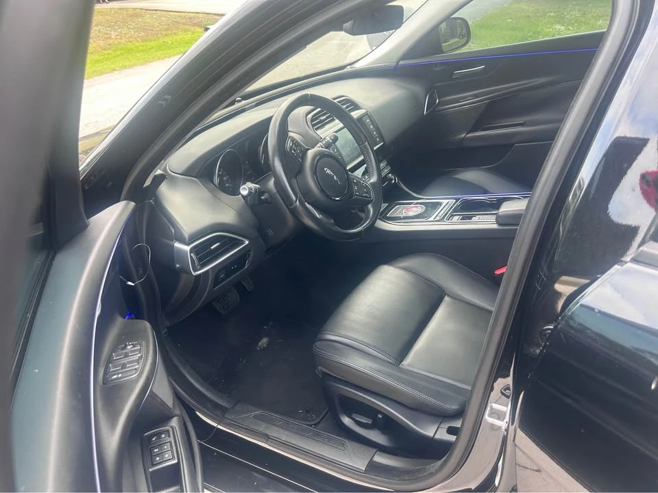 2017 Jaguar XE - Image 8 of 8