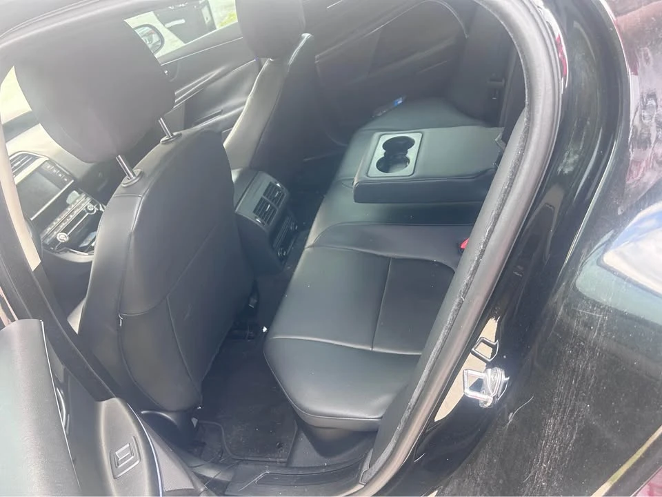 2017 Jaguar XE - Image 7 of 8