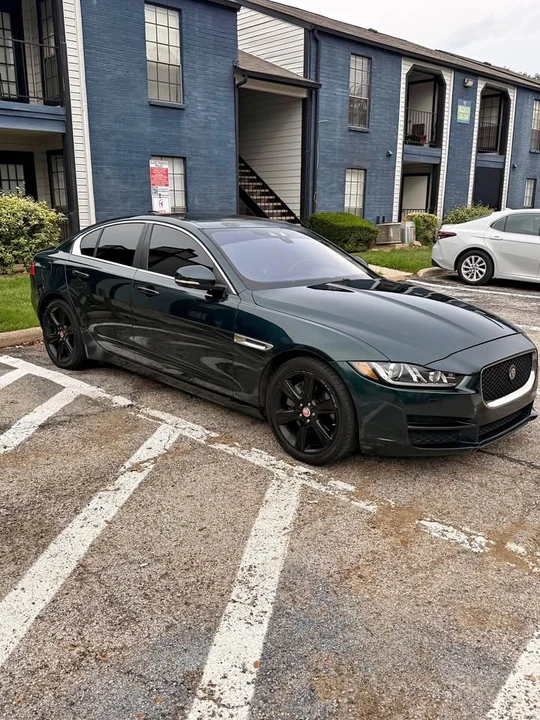 2017 Jaguar XE - Image 2 of 7