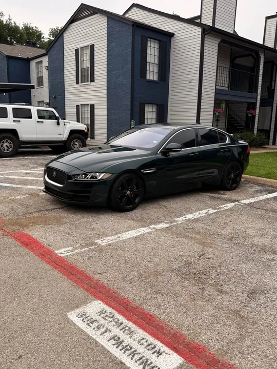 2017 Jaguar XE - Image 3 of 7