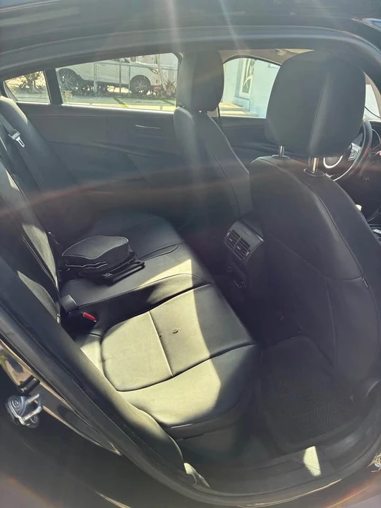 2017 Jaguar XE - Image 7 of 11